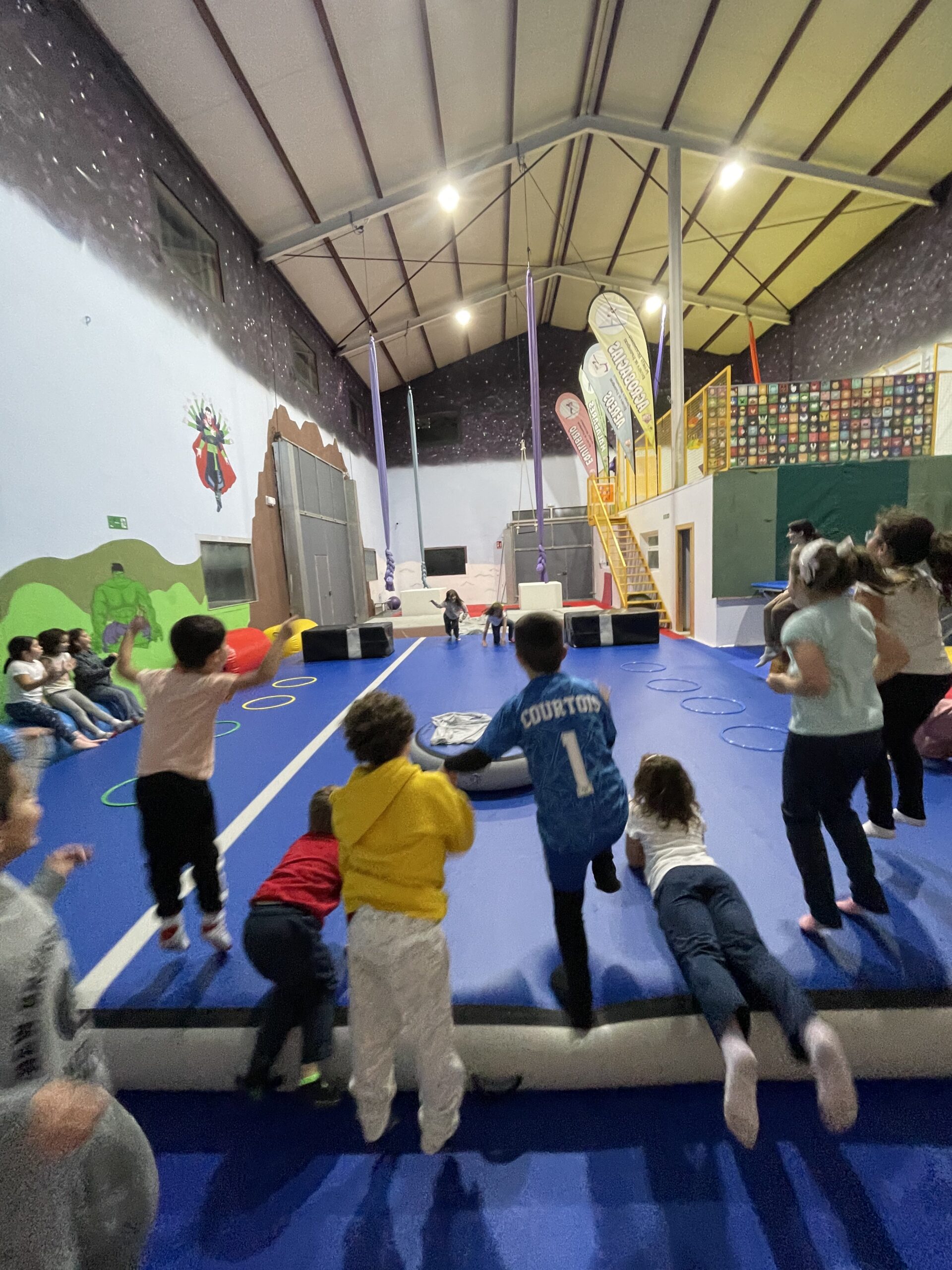 Campamento de navidad escuela de super héroes