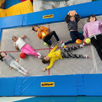 Campamento de Navidad: Escuela de Superhéroe